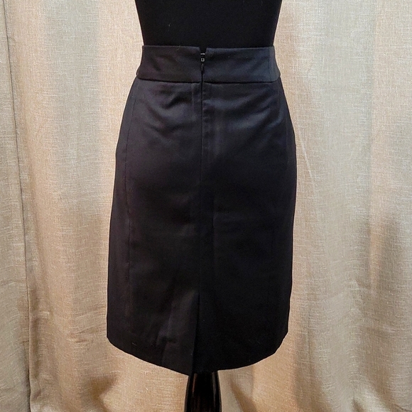 J Crew Super 120s Wool Pencil Skirt - Picture 2 of 3